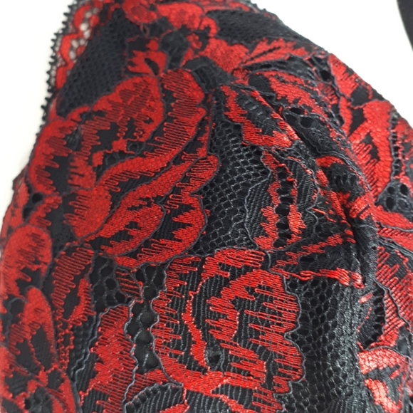 La Senza red and black lace strappy bra - Picture 3 of 7